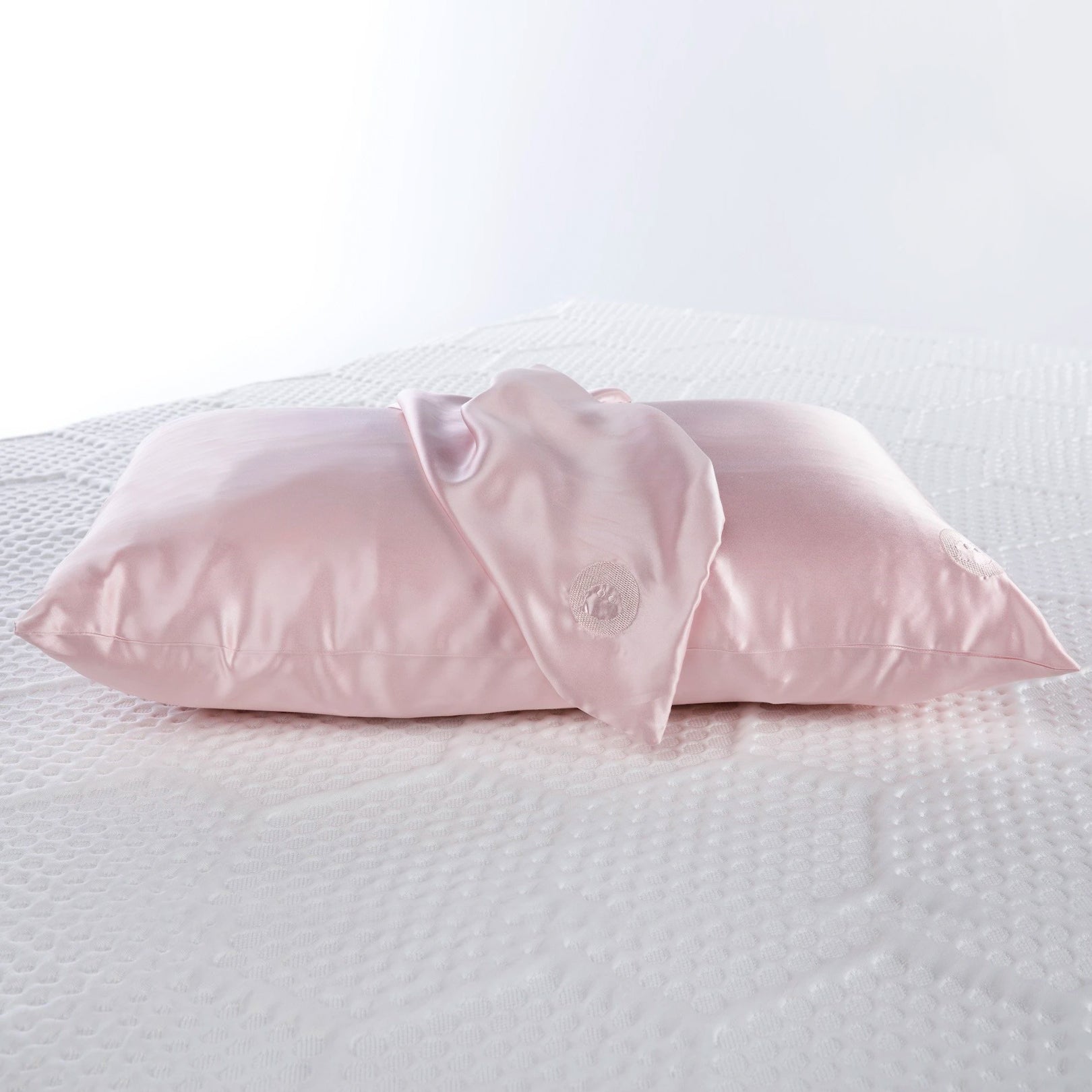 GhostBed Silk Pillowcase - 100% Mulberry Silk